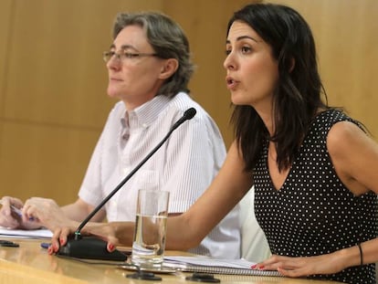 Marta Higueras y Rita Maestre en el Ayuntamiento de Madrid.