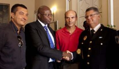 El ministro de Exteriores de Senegal, con las autoridades municipales de Alicante.