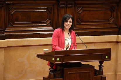 Sílvia Orriols, durante el pleno del Parlament de Cataluña, este jueves.