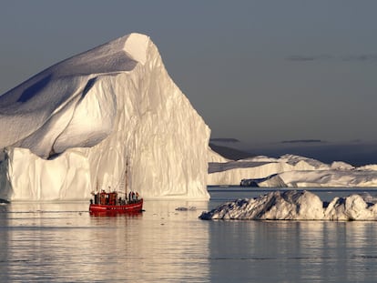 Declarado patrimonio mundial por la Unesco en 2004, el fiordo de Ilulissat, 250 kilómetros al norte del límite del Círculo Polar Ártico.