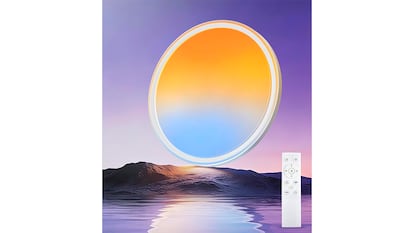 Lámpara de techo sobre fondo blanco.