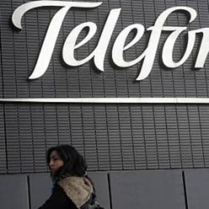 Telefónica reduce su deuda en 1.300 millones tras el acuerdo en Colombia