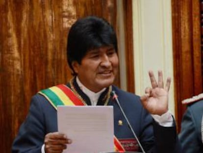 Fotografía cedida por la Agencia Boliviana de Información que muestra al presidente boliviano, Evo Morales, mientras presenta su informe anual de gestión ante el Legislativo el 22 de enero de 2014, en La Paz (Bolivia).