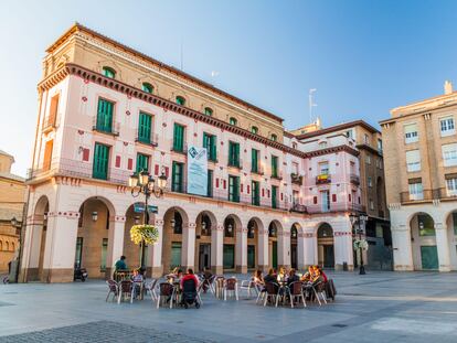 La plaza Luis López Allué, en en la ciudad de Huesca.