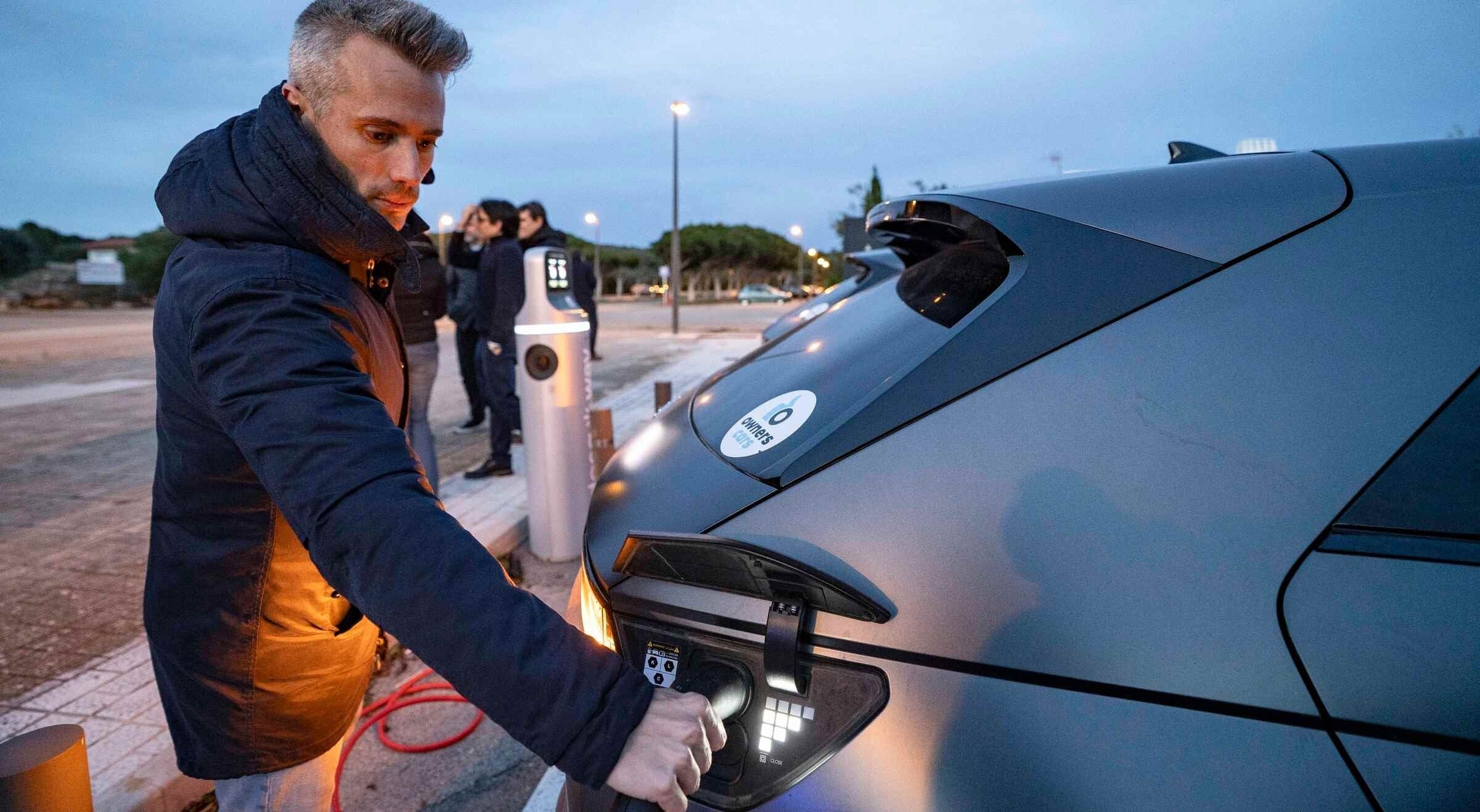 Las ventas de coches eléctricos en España volvieron a subir en febrero pese a los malos augurios de las marcas