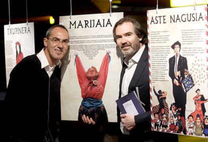 Tomás Ondarra (a la izquierda) y Jon Uriarte, ayer en la presentación de la muestra.