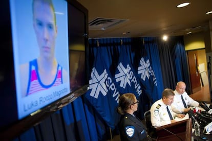 La polic&iacute;a canadiense durante una rueda de prensa sobre la detenci&oacute;n de Rocco Magnotta.