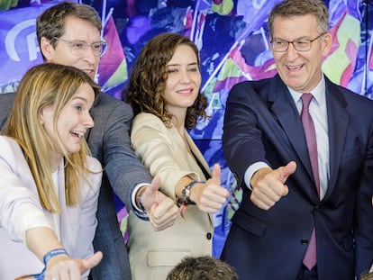 Marga Prohens, Isabel Díaz Ayuso y Alberto Núñez Feijóo, en la sede nacional del PP en Madrid, este martes.