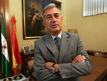 Juan José López Garzón, en un despacho de la Delegación del Gobierno.