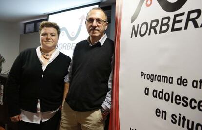 Izaskun Sasieta, directora de programas de la Fundación Izan, junto a Alberto Ruiz de Alegría, director técnico de Norbera.