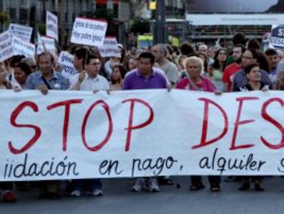 Manifestaci&oacute;n contra los desahucios entre &Oacute;pera y Sol. 