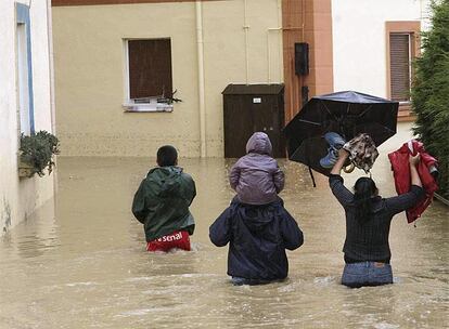 Las previsiones de lluvia para hoy en Vizcaya mantienen las lluvias, por lo que las autoridades locales estn recomendando a la poblacin precaucin en sus salidas.