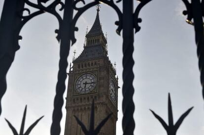  Amanecer ante el Big Ben en las Casas del Parlamento en Londres (Reino Unido) 