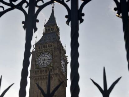  Amanecer ante el Big Ben en las Casas del Parlamento en Londres (Reino Unido) 