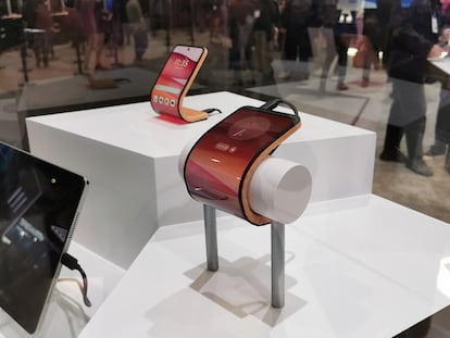 Motorola’s flexible screen at its stand at the MWC in Barcelona.