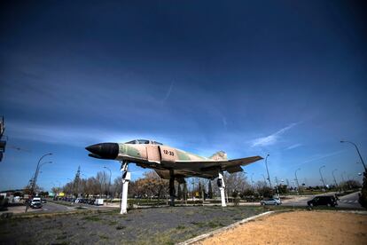 Rotonda del avión del barrio del Bercial de Getafe.