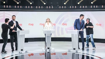 Pedro Sanchez, Yolanda Díaz y Santiago Abascal en el debate a tres en RTVE en julio de 2023. 