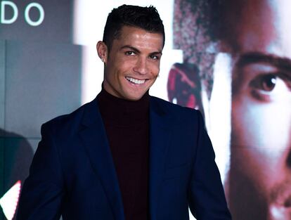 Ronaldo, muy sonriente, se ventiló el evento en 10 minutos.