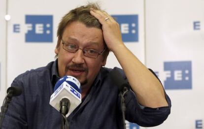 El candidato de En Comú Podem por Barcelona, Xavier Domènech, en la conferencia de prensa dentro del ciclo organizado por la Agencia Efe.