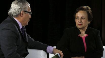 La abogada iraní y Premio Nobel de la Paz 2003, Shirin Ebadi, y el exjuez Baltasar Garzón, este viernes.