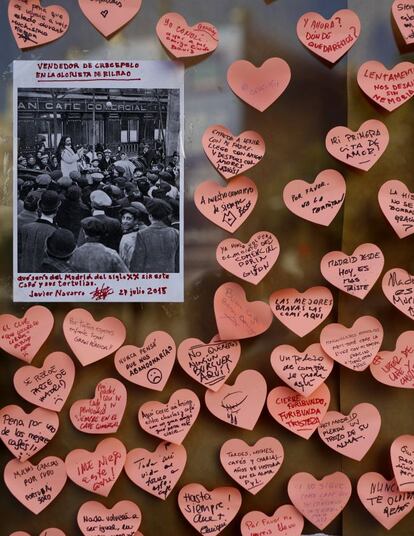 En los “buenos años” había llegado a tener 34 camareros sirviendo a personalidades como los escritores Blas de Otero, Rafael Sánchez Ferlosio o Gabriel Celaya. En la plantilla, ahora reducida a 19, había trabajadores con una larga experiencia y un sinfín de anécdotas para contar.