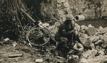 'En memoria de Ronchi', imagen captada por Bruno Miniati (1889-1974) en Ronchi dei legionari (Italia), en 1916.