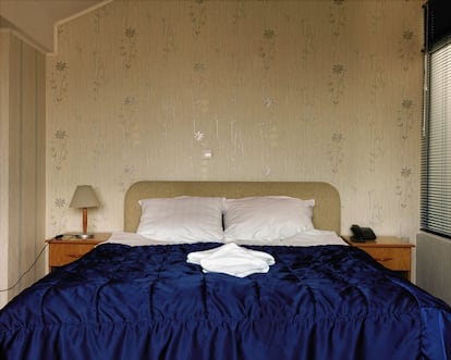 Habitación de un hotel de Skopje (Macedonia), donde estuvo un detenido por la CIA 23 días atado a la cama.