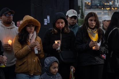 Familiares y amigos de Ana Amelí García Gamez durante la velada. 