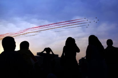 Varias avionetas de la Fuerza Aérea de Egipto sobrevuelan El Cairo (Egipto), 4 de julio de 2013.