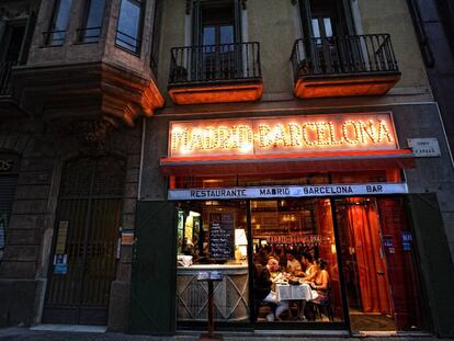 Su reluciente letrero nos sigue recordando el primer <i>puente aéreo</i> entre Madrid y Barcelona.