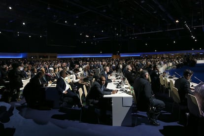 Los delegados internacionales durante la sesión inaugural de la cumbre.