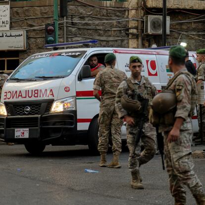 17 September 2024, Lebanon, Beirut: Lebanese army soldiers secure the area for an ambulance to enter the premises of the American University hospital. Eight people have been killed and some 2,750 injured in suspected coordinated explosions of hand-held telecommunications devices across Lebanon, Health Minister Firas Abiad said during a press conference in Beirut on 17 September. Photo: Marwan Naamani/dpa (Photo by Marwan Naamani/picture alliance via Getty Images)