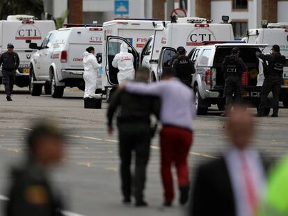 El atentado con coche bomba en Bogotá, en imágenes