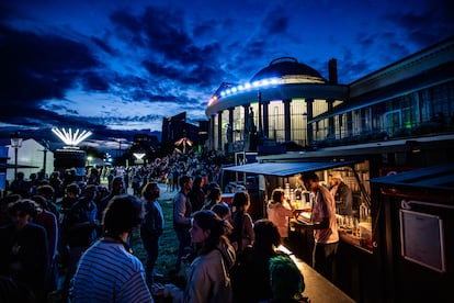 Le Botanique, presidido por un antiguo invernadero neoclásico, ofrece una de las mejores programaciones de música alternativa de Bruselas.
