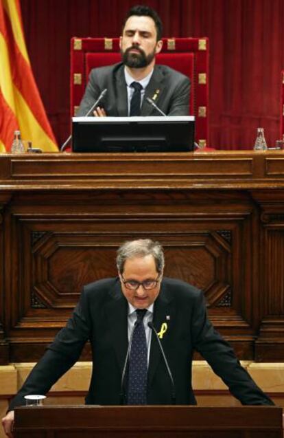 Quim Torras y Roger Torrent, en el pleno de este sábado.