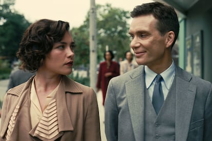 Florence Pugh y Cillian Murphy dan vida a la pareja en la nueva película de Christopher Nolan.