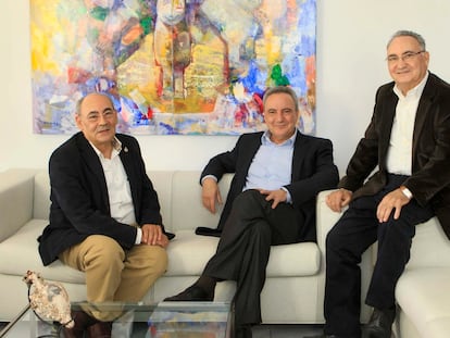 Los hermanos José, Francisco y Eduardo Martínez-Cosentino.