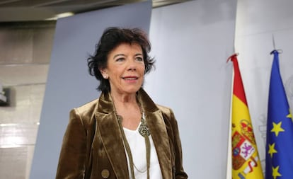 La ministra portavoz en funciones, Isabel Celaá, tras la reunión del Consejo de Ministros del 29 de noviembre de 2019.