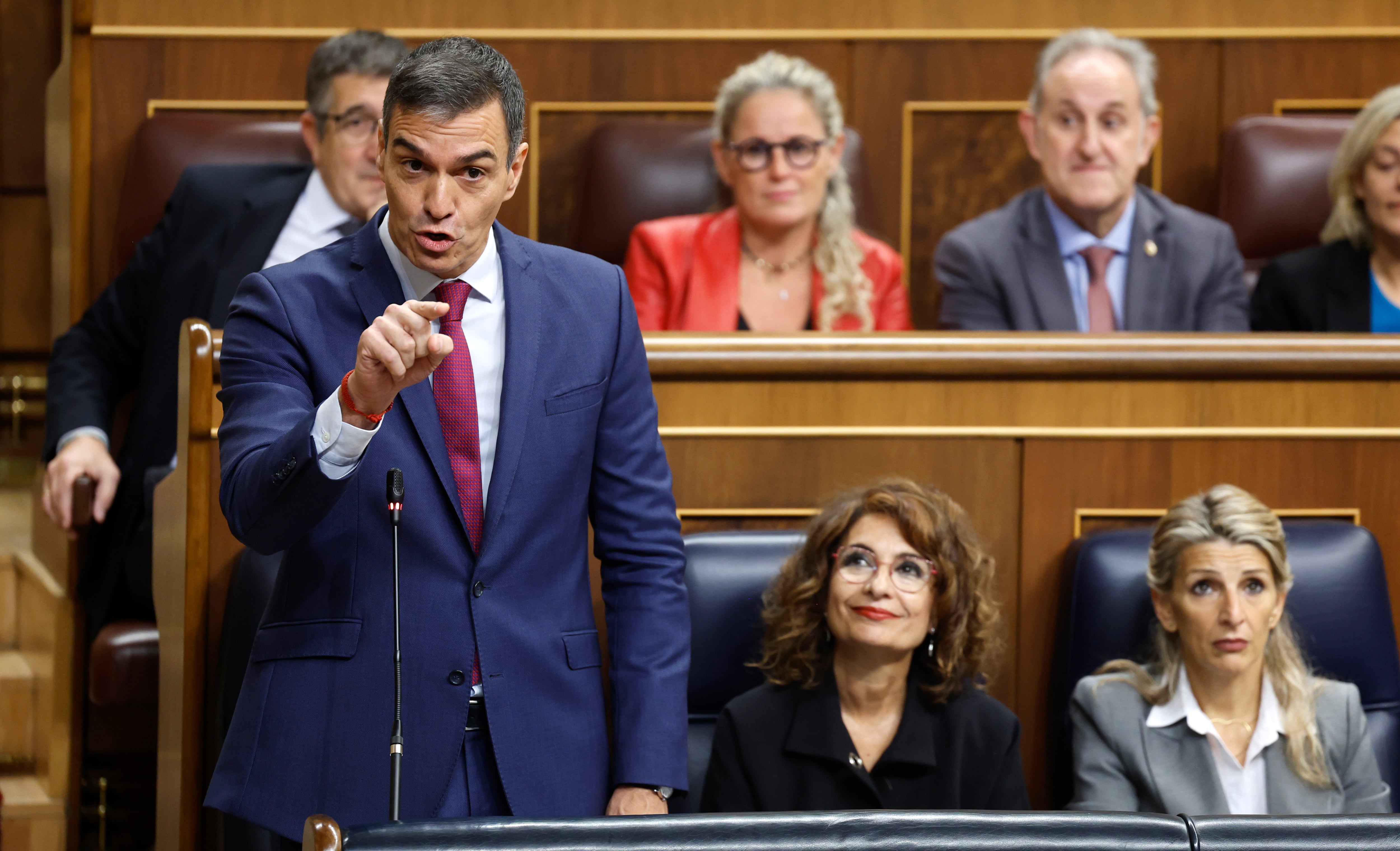 Sánchez pide disculpas por la corrupción y se escuda en el historial de casos del PP