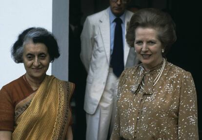 El vestido con el que Margaret Thatcher se reunió con Indira Gandhi. durante su visita a la India en 1983, es uno de los trajes donados al V&A.