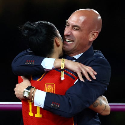 FILE PHOTO: Soccer Football - FIFA Women's World Cup Australia and New Zealand 2023 - Final - Spain v England - Stadium Australia, Sydney, Australia - August 20, 2023 Spain's Jennifer Hermoso celebrates with President of the Royal Spanish Football Federation Luis Rubiales after the match REUTERS/Hannah Mckay/File Photo