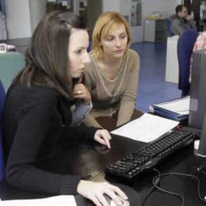 Trabajadores en una oficina