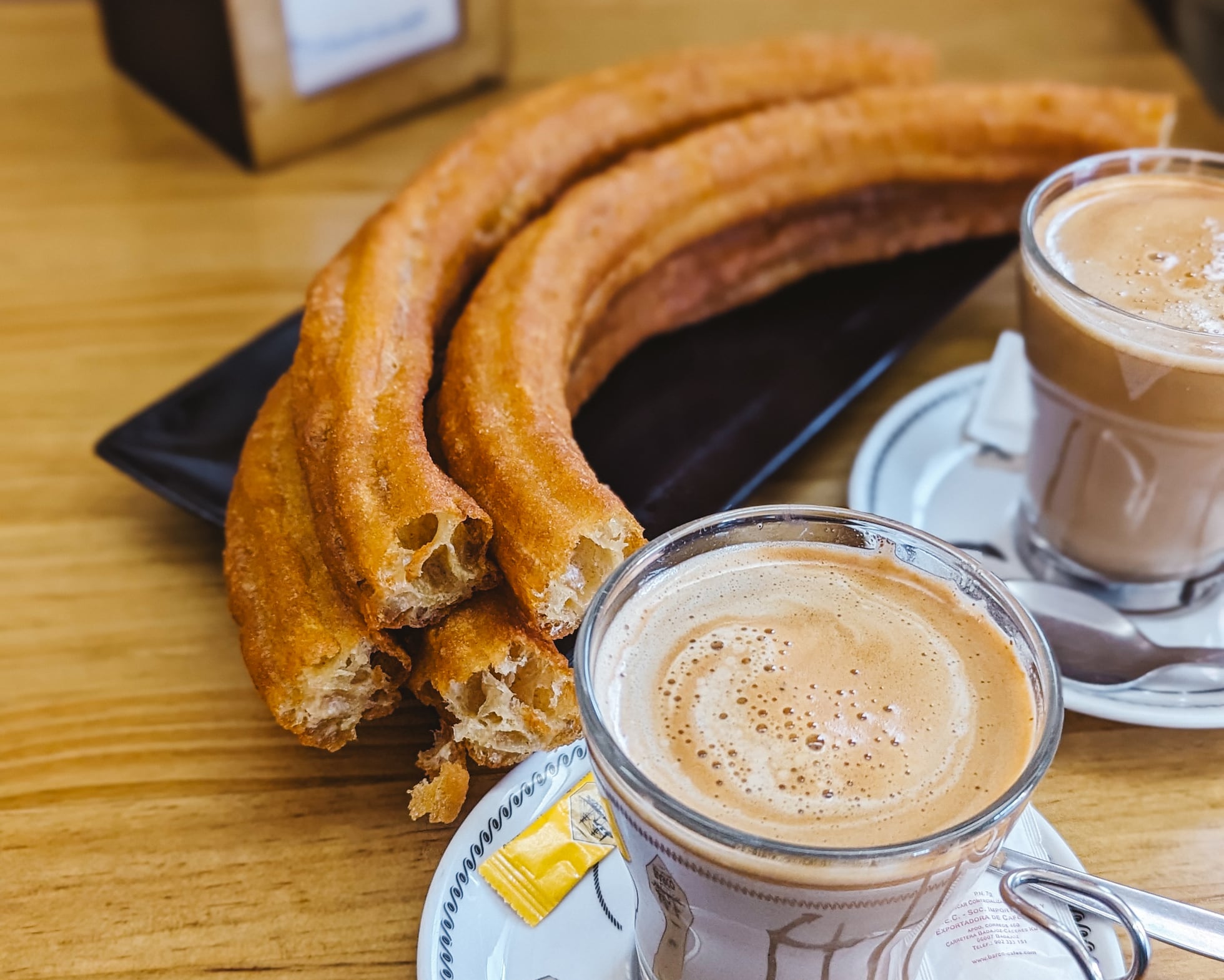 España de churro en churro: dónde comer porras, tejeringos, tallos y ...