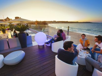 Terraza del bar Buenas Noches Santander (BNS), en la playa del Sardinero.