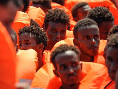 Migrants a bord de l''Aquarius'.