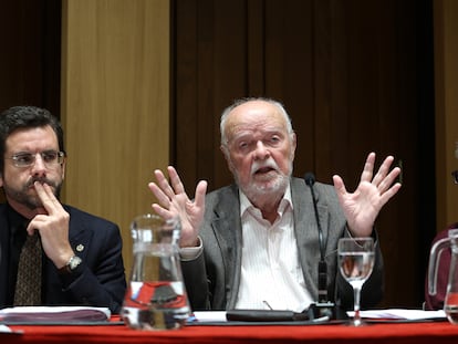 Eduardo Ranz, José Antonio Martín Pallín y Anna Freixas, durante la presentación del informe de la comisión de la verdad sobre lo ocurrido durante la pandemia en las residencias de mayores.