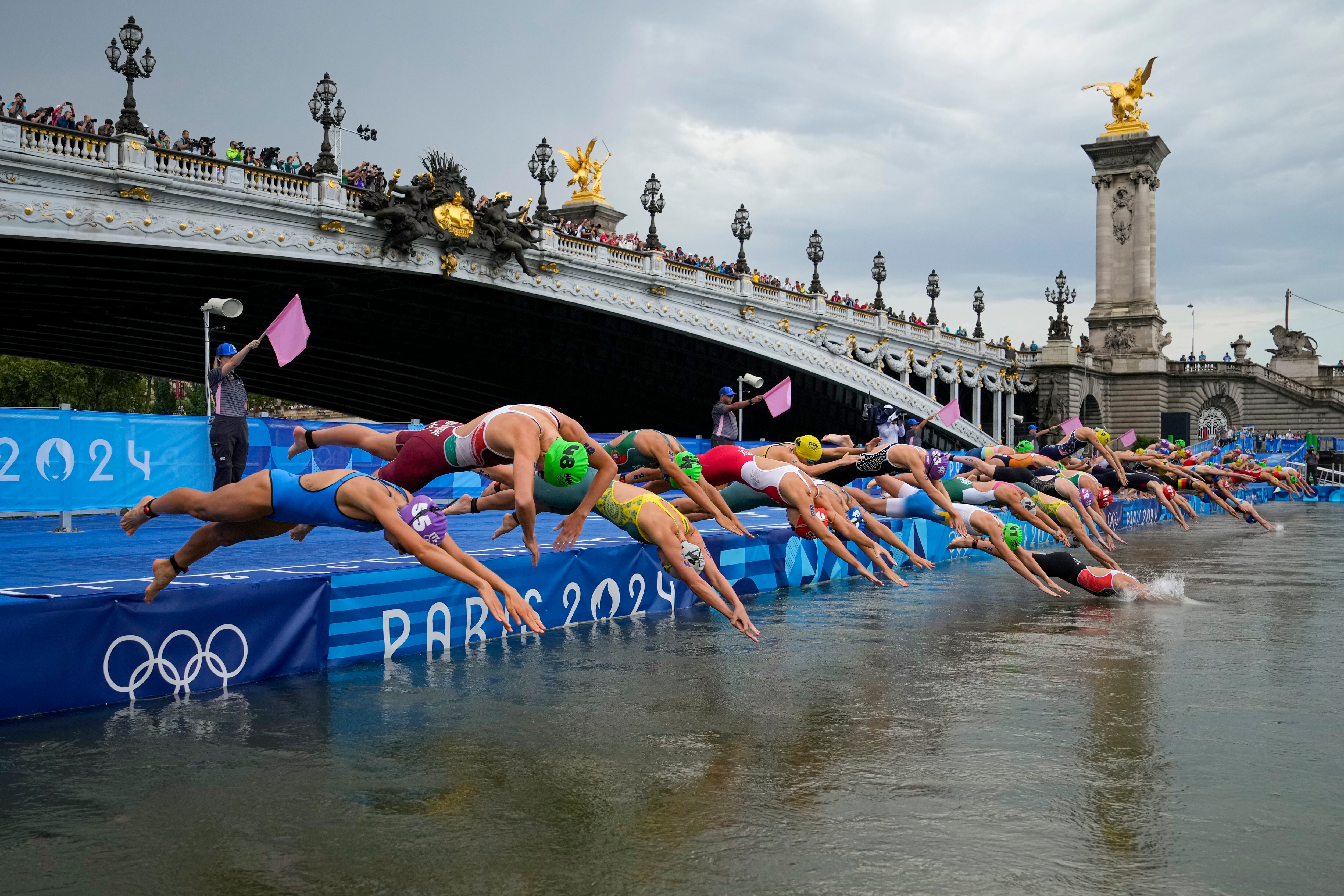 El triatlón conquistó el Sena, y Francia dos medallas más 