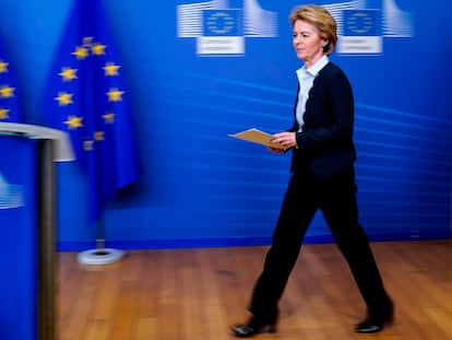 A presidente da Comissão Europeia, Ursula von der Leyen, na terça-feira, no início de uma entrevista coletiva na sede do Executivo comunitário, em Bruxelas.