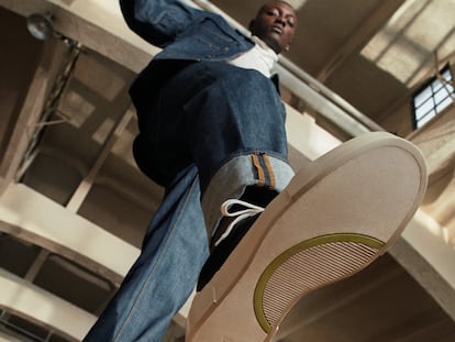 La nueva colaboración entre H&M y Good News incluye modelos de calzado basados en materiales reciclados.
