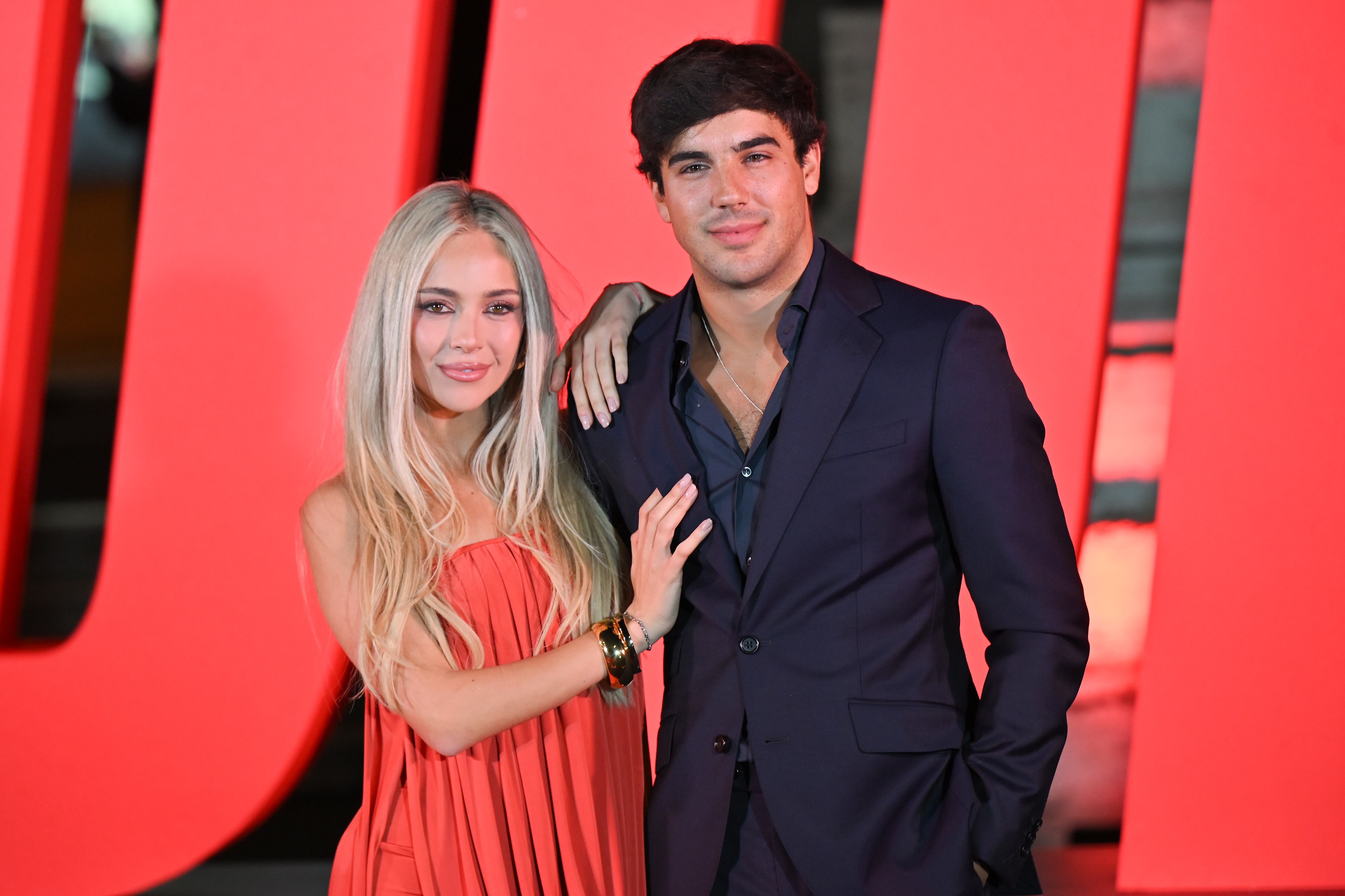 Ana Mena y Óscar Casas rompen tras casi dos años de relación